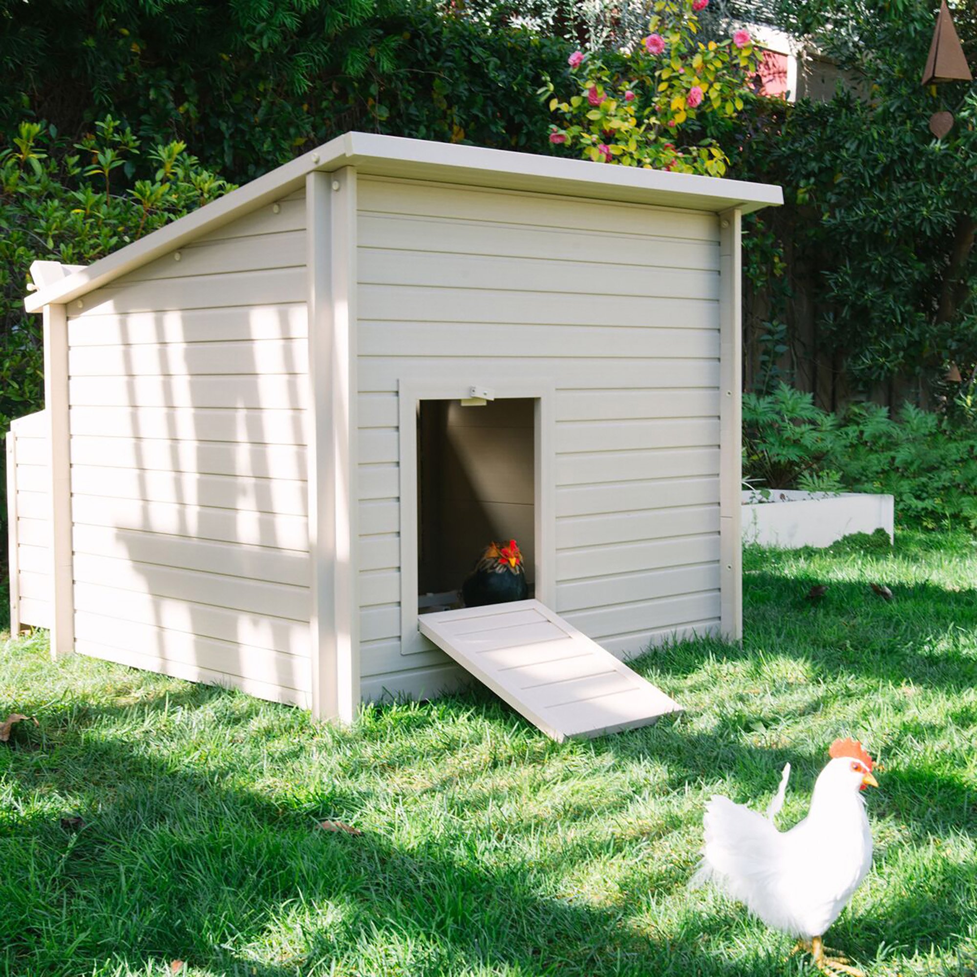 New Age Pet Ecoflex Jumbo Fontana Chicken Barn In Tan 54 1 L X