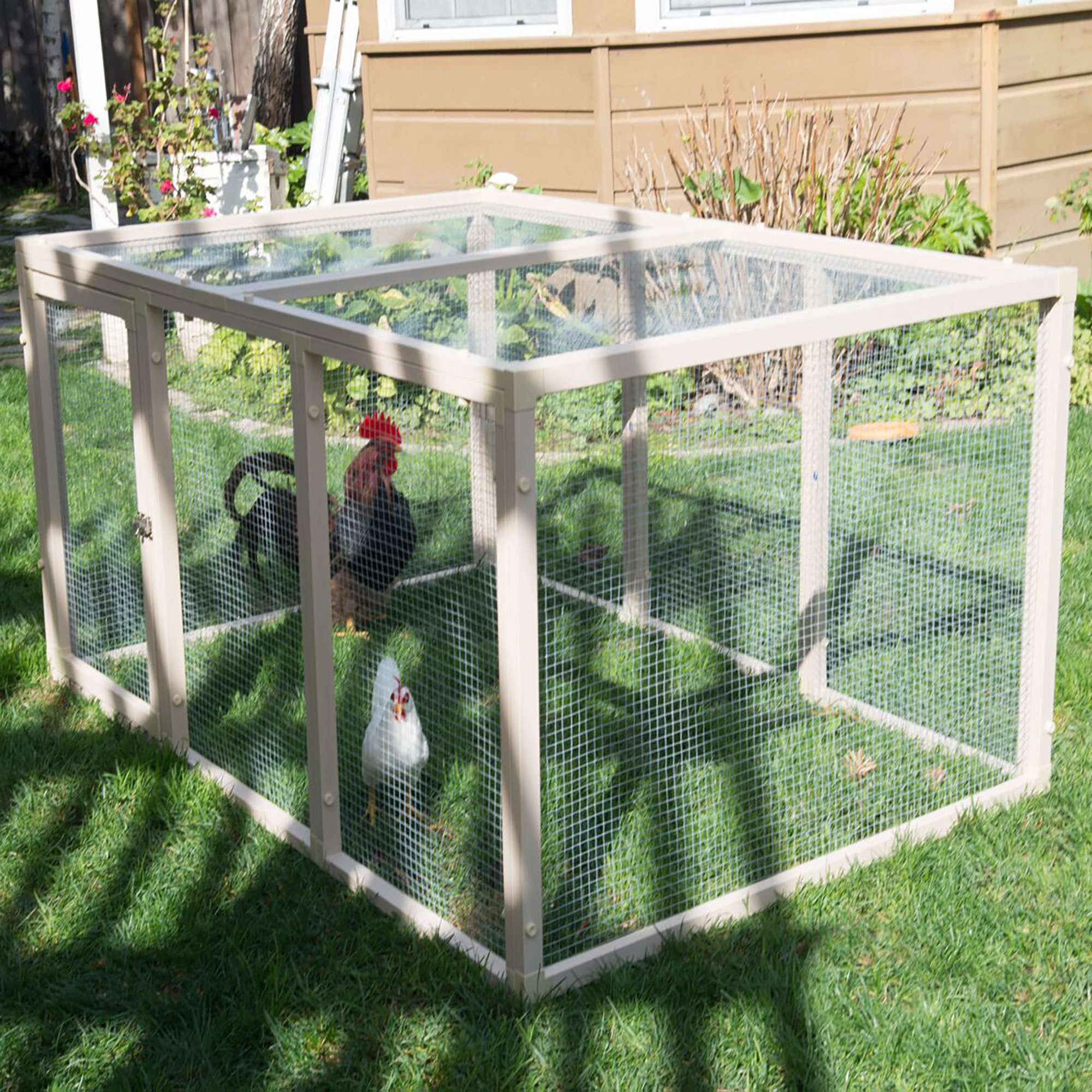 New Age Pet Ecoflex Jumbo Fontana Chicken Pen 411 L X 598 W X 293 H